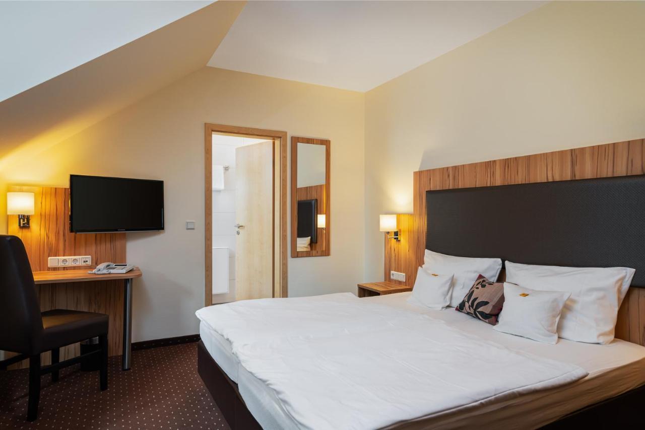 Classicx Landhaus & Hotel - Bed & Breakfast Gensingen Exterior photo
